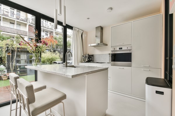 Medium property photo - Van Hogendorpstraat 154H, 1051 BX Amsterdam